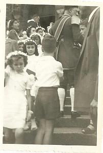 FAMILLE 012 ORAN COMMUNION PRIVEE LE SUISSE DE LA CATHEDRALE REVU EN 79 A COURBESSAC NIMES